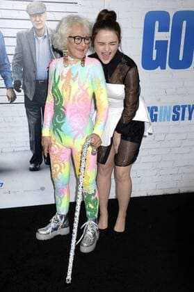 Baddie Winkle und Joey King bei der Weltpremiere des Kinofilms Going in Style Abgang mit Stil im SVA Theatre. New York, 30.03.2017 Foto:xD.xVanxTinex xFuturexImage