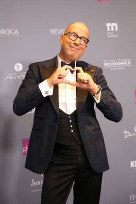 Thomas Rath bei der Verleihung vom Gloria - Deutscher Kosmetikpreis am 31.03.2017 in Düsseldorf Gloria - Deutscher Kosmetikpreis 2017 in Duesseldorf 