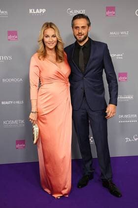 Caroline Beil und Philipp Sattler bei der Verleihung vom Gloria - Deutscher Kosmetikpreis am 31.03.2017 in Düsseldorf Gloria - Deutscher Kosmetikpreis 2017 in Duesseldorf 