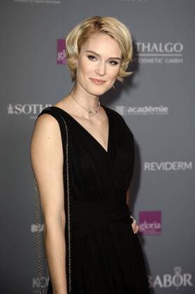 Kim Hnizdo bei der 4. Verleihung des Deutschen Kosmetikpreises Gloria 2017 im Hilton Düsseldorf. Düsseldorf, 31.03.2017 Foto:xS.xGabschx xFuturexImage