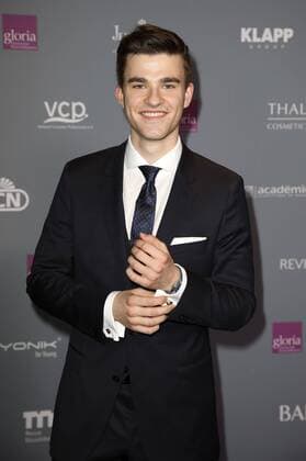 Patrick Mölleken bei der 4. Verleihung des Deutschen Kosmetikpreises Gloria 2017 im Hilton Düsseldorf. Düsseldorf, 31.03.2017 Foto:xS.xGabschx xFuturexImage