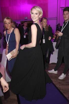 Kim Hnizdo bei der 4. Verleihung des Deutschen Kosmetikpreises Gloria 2017 im Hilton Düsseldorf. Düsseldorf, 31.03.2017 Foto:xS.xGabschx xFuturexImage