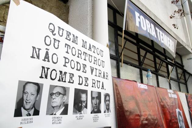 April 1, 2017 - Sao Paulo, Brazil - Members of the Municipal Truth Commission and human rights activists are protesting in memory of the victims of the dictatorship in front of the former headquarters of DOI-Codi, in the city of SoÂ£o Paulo, Brazil this afternoon. Several acts in memory of the 52 years of the Military Regime are foreseen today. April 01, 2017 (Photo: FoÂ¡bio Vieira FotoRua) Sao Paulo Brazil  - ZUMAn230 20170401_zaa_n230_595 Copyright: xFotoruax
