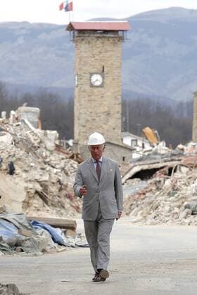 Bilder des Tages Amatrice 02 04 2017. Il Principe Carlo del Galles in visita nella zona terremotata di Amatrice Amatrice April 2nd 2017. Prince Charles of Wales visits Amatrice, hit by the earthquake of 24 August. Foto Samantha Zucchi Insidefoto SamanthaxZucchi