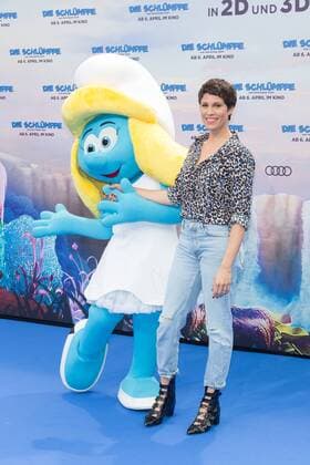 Jasmin Gerat - Deutschlandpremiere von DIE SCHLUEMPFE - DAS VERLORENE DORF in Berlin am 02.04.2017. Premiere Die SCHLUEMPFE - DAS VERLORENE DORF