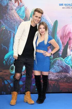 Bianca BibiÒ Heinicke und ihr Freund Julian Claßen bei der Film Premiere von Die Schlümpfe - Das verlorene Dorf am 2.04.2017 in Berlin Die Schluempfe - Das verlorene Dorf Filmpremiere in Berlin, 2017 