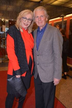 Klaus Bresser mit Ehefrau Evelyn Premiere der Wellnesskomoedie AUFGUSS im Theater am Kurfuerstendamm in Berlin, am 02.03.2017