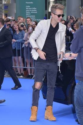 Julian Classen (Julienco) Ankunft am Blauen Teppich zur Deutschlandpremiere des Animationsfilmes, Die Schluempfe, das verlorene Dorf im Cinestar im Sony Center in Berlin, am 02.04.2017