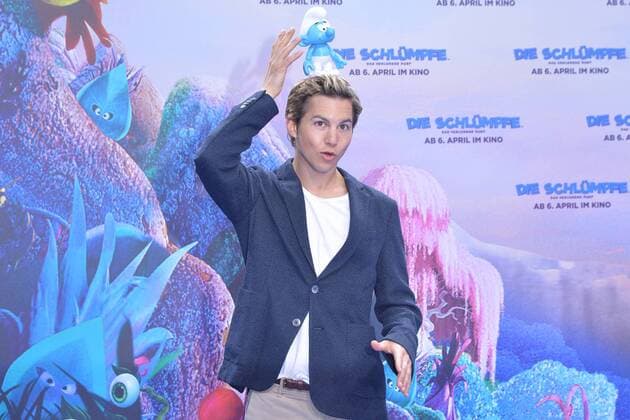 Tim Oliver Schultz Ankunft am Blauen Teppich zur Deutschlandpremiere des Animationsfilmes, Die Schluempfe, das verlorene Dorf im Cinestar im Sony Center in Berlin, am 02.04.2017