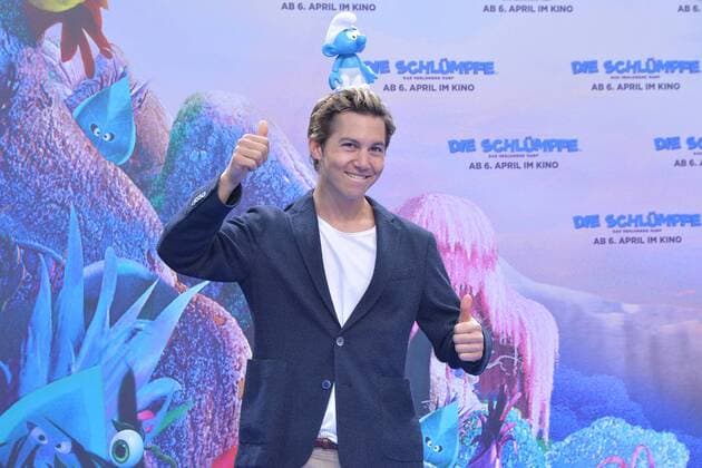 Tim Oliver Schultz Ankunft am Blauen Teppich zur Deutschlandpremiere des Animationsfilmes, Die Schluempfe, das verlorene Dorf im Cinestar im Sony Center in Berlin, am 02.04.2017