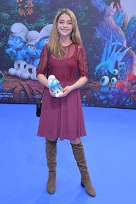 Lisa-Marie Koroll Ankunft am Blauen Teppich zur Deutschlandpremiere des Animationsfilmes, Die Schluempfe, das verlorene Dorf im Cinestar im Sony Center in Berlin, am 02.04.2017