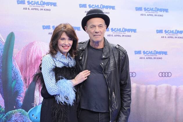 Iris Berben, Heiner Lauterbach Ankunft am Blauen Teppich zur Deutschlandpremiere des Animationsfilmes, Die Schluempfe, das verlorene Dorf im Cinestar im Sony Center in Berlin, am 02.04.2017