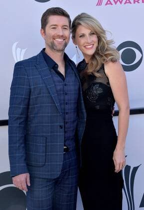 Singer Josh Turner (L) and Jennifer Ford attend the 52nd annual Academy of Country Music Awards held at T-Mobile Arena in Las Vegas, Nevada on April 2, 2017. The show will be telecast live on CBS.  LVP20170402269 JIMxRUYMEN