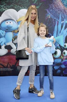 Xenia Seeberg mit Sohn Philip-Elias Martinek bei der Premiere des Kinofilms Die Schlümpfe - Das verlorene Dorf im Cinestar Sony Center. Berlin, 02.04.2017 Foto:xS.xGabschx xFuturexImage
