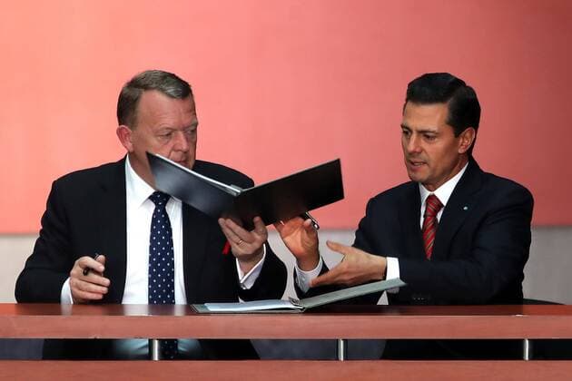 Nieto empfängt Rasmussen in Mexiko Stadt April 3, 2017 - Mexico - EUM20170403NAC32.JPG.CIUDAD DE MEXICO, President Presidente-EPN.- El presidente de Mexico, Enrique Pena Nieto y el primer ministro de Dinamarca, Lars Lokke Rasmussen, durante la firma de convenios entre ambos paises, en Palacio Nacional, este lunes 3 de abril de 2017. Foto: Agencia EL UNIVERSAL Lucia Godinez RCC. Mexico  - ZUMAu78_ 20170403_zaf_u78_066 Copyright: xLuciaxGodinezx