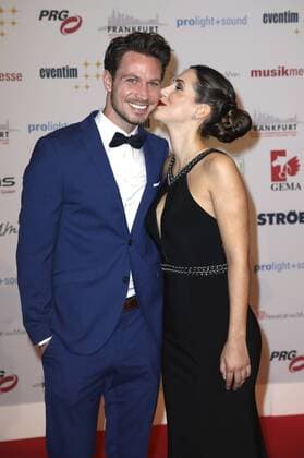 Sebastian Pannek und Clea-Lacy Juhn bei der 12. Verleihung des PRG Live Entertainment Award in der Festhalle Frankfurt. Frankfurt am Main, 03.04.2017 Foto:xS.xGabschx xFuturexImage