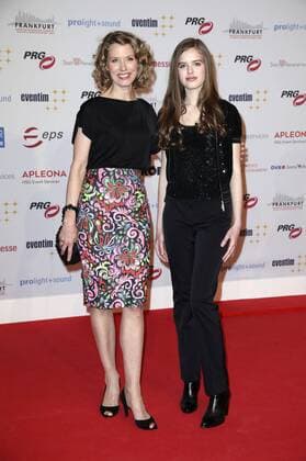 Franziska Reichenbacher mit Tochter Serafina bei der 12. Verleihung des PRG Live Entertainment Award in der Festhalle Frankfurt. Frankfurt am Main, 03.04.2017 Foto:xS.xGabschx xFuturexImage