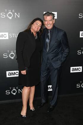 Pierce Brosnan und seine Ehefrau Keely Shaye Smith bei der The Son (AMC) Serien Premiere am 3.04.2017 in Los Angeles AMC s The Son TV Series Premiere in Los Angeles, 2017 