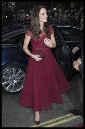 . 04 04 2017. London, United Kingdom. The Duchess of Cambridge arriving at the opening night of the musical 42nd Street at the Theatre Royal Drury Lane, London, in aid of East Anglia s Children s Hospice.  xStephenxLockx xi-Imagesx IIM-14819-0014