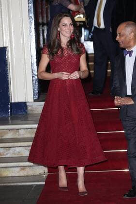 . 04 04 2017. London, United Kingdom. The Duchess of Cambridge leaving the opening night of the musical 42nd Street at the Theatre Royal Drury Lane, London, in aid of East Anglia s Children s Hospice.  xStephenxLockx xi-Imagesx IIM-14819-0022