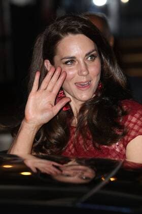 . 04 04 2017. London, United Kingdom. The Duchess of Cambridge leaving the opening night of the musical 42nd Street at the Theatre Royal Drury Lane, London, in aid of East Anglia s Children s Hospice.  xStephenxLockx xi-Imagesx IIM-14819-0025