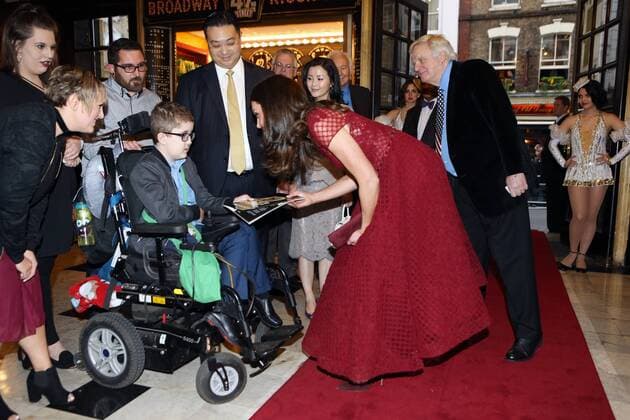 . 04 04 2017. London, United Kingdom. The Duchess of Cambridge arriving for the opening night of the musical 42nd Street at the Theatre Royal Drury Lane, London, in aid of East Anglia s Children s Hospice.  xROTAx xi-Imagesx IIM-14819-0050