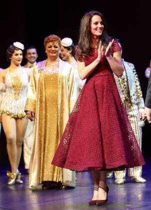 . 04 04 2017. London, United Kingdom. The Duchess of Cambridge on stage following the curtain call during the opening night of the musical 42nd Street at the Theatre Royal Drury Lane, London, in aid of East Anglia s Children s Hospice.  xROTAx xi-Imagesx IIM-14819-0037