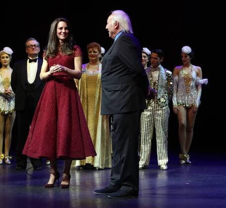 . 04 04 2017. London, United Kingdom. The Duchess of Cambridge with to Michael Linnit (right) on stage following the curtain call during the opening night of the musical 42nd Street at the Theatre Royal Drury Lane, London, in aid of East Anglia s Children s Hospice.  xROTAx xi-Imagesx IIM-14819-0045