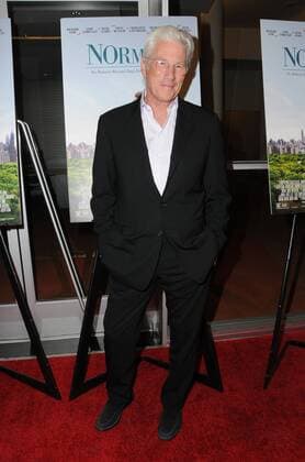 Bilder des Tages April 5, 2017 - Los Angeles, CA, United States - 05 April 2017 - Los Angeles, California - Richard Gere. Los Angeles Premiere of Norman: The Moderate Rise and Tragic Fall of a New York Fixer held at Linwood Theater at The Pickford Center for Motion Picture Study in Los Angeles. Photo Credit: AdMedia Los Angeles United States - ZUMAa123 20170405_zaa_a123_010 Copyright: xBirdiexThompsonx