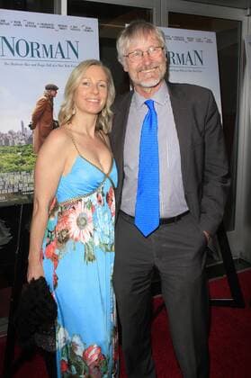 Lara Juliette Sanders und Hans Jörg Neumann bei der Premiere des Kinofilms Norman: The Moderate Rise and Tragic Fall of a New York Fixer im Linwood Dunn Theater im Pickford Center for Motion Study. Los Angeles, 05.04.2017 Foto:xD.xBedrosianx xFuturexImage