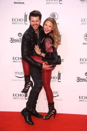 Jana Julie Kilka und Thore Schoelermann bei der Verleihung vom Echo am 06.04.2017 in Berlin Echo Verleihung 2017 in Berlin 