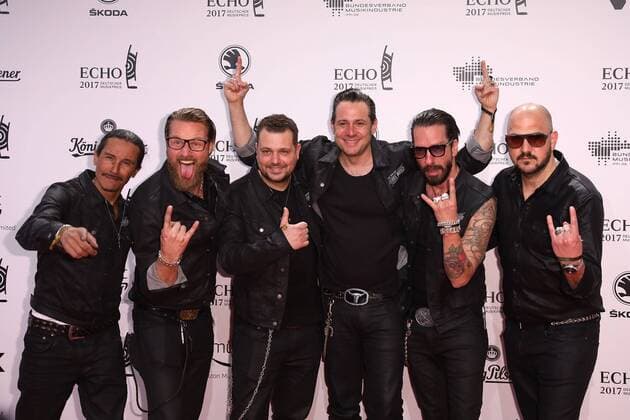 Bilder des Tages Die Gruppe The Boss Hoss mit Sascha Vollmer und Alec Völkel bei der Verleihung vom Echo am 06.04.2017 in Berlin Echo Verleihung 2017 in Berlin 