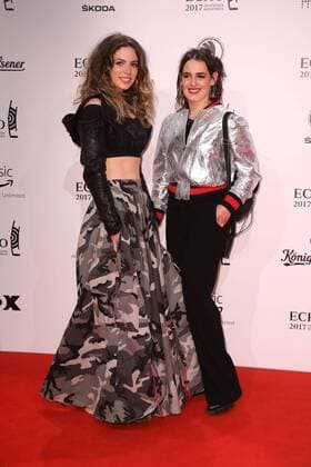 Larissa Kerner und Marie Suberg bei der Verleihung vom Echo am 06.04.2017 in Berlin Echo Verleihung 2017 in Berlin 
