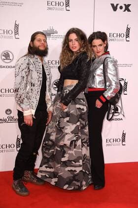 Philipp Palm, Larissa Kerner und Marie Suberg bei der Verleihung vom Echo am 06.04.2017 in Berlin Echo Verleihung 2017 in Berlin 