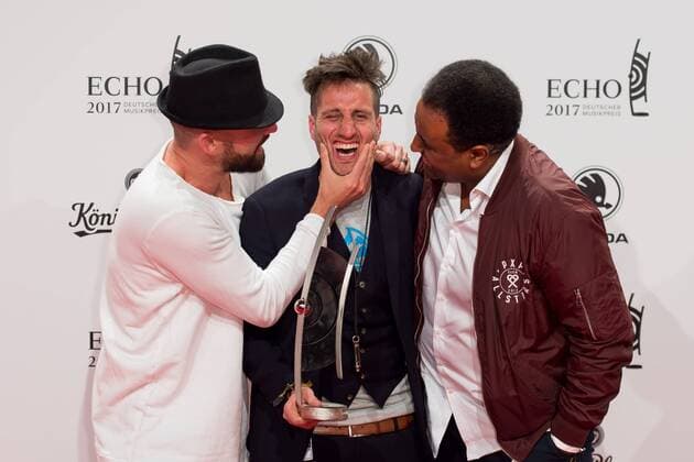 Berlin, Germany 06.04.2017, Echo 2017 Deutscher Musikpreis, Gentleman, Michael Fritz und Fetsum mit dem Echo ( DeFodi001