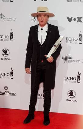 Berlin, Germany 06.04.2017, Echo 2017 Deutscher Musikpreis, Marius Mueller-Westernhagen mit dem Echo ( DeFodi001