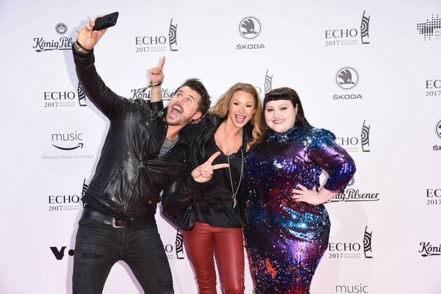 Jana Julie Kilka mit Freund Thore Schoelermann, Beth Ditto Roter Teppich zur Echo Verleihung 2017 in der Messe Berlin am 06.04.2017