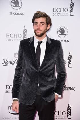 Alvaro Soler Roter Teppich zur Echo Verleihung 2017 in der Messe Berlin am 06.04.2017