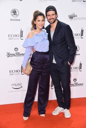 Tom Beck und Freundin Chryssanthi Kavazi Roter Teppich zur Echo Verleihung 2017 in der Messe Berlin am 06.04.2017