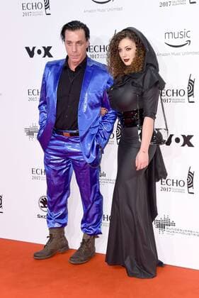 Till Lindemann mit neuer Freundin Leila Lowfire Roter Teppich zur Echo Verleihung 2017 in der Messe Berlin am 06.04.2017