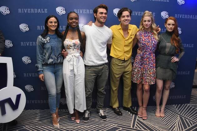 April 6, 2017 - Mexico City, Mexico - (L toR) Camila Mendes, Ashleigh Murray, KJ Apa, Cole Sprouse, Lili Reinhart, Madelaine Petsch poses during a photocall to promote Riverdale Tv Series at Four Season Hotel on April 06, 2017 in Mexico City, Mexico Mexico City Mexico  - ZUMAn230 20170406_zaa_n230_280 Copyright: xCarlosxTischlerx