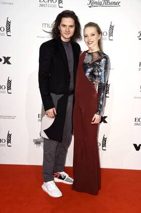 Lina Larissa Strahl mit Freund Tilman Pörzgen bei der 26. Verleihung des Deutschen Musikpreises Echo 2017 in der Messe Berlin. Berlin, 06.04.2017 Foto:xF.xKernx xFuturexImage