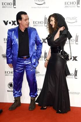 Till Lindemann (Rammstein) mit Freundin Leila Lowfire bei der 26. Verleihung des Deutschen Musikpreises Echo 2017 in der Messe Berlin. Berlin, 06.04.2017 Foto:xF.xKernx xFuturexImage