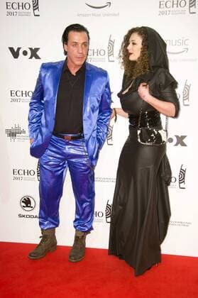 Till Lindemann (Rammstein) mit Freundin Leila Lowfire bei der 26. Verleihung des Deutschen Musikpreises Echo 2017 in der Messe Berlin. Berlin, 06.04.2017 Foto:xF.xKernx xFuturexImage