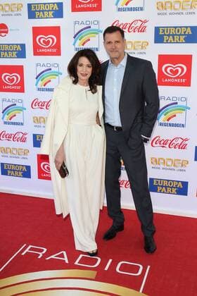 Iris Berben mit Freund Heiko Kiesow Radio Regenbogen Award 2017 EuropaPark Rust Freizeitpark Dome Rust 07. April 2017