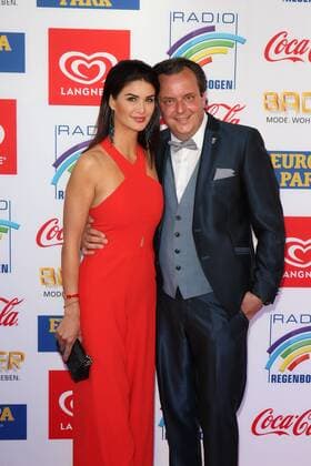 Michael Mack mit Ehefrau Miriam Radio Regenbogen Award 2017 EuropaPark Rust Freizeitpark Dome Rust 07. April 2017