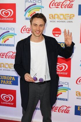 Clueso, bürgerlich Thomas Hübner Radio Regenbogen Award 2017 EuropaPark Rust Freizeitpark Dome Rust 07. April 2017