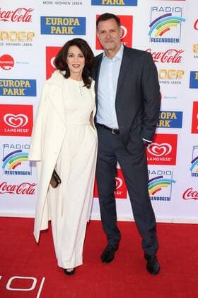 Iris Berben und Heiko Kiesow bei der Verleihung vom Radio Regenbogen Award im Europapark Rust am 7.04.2017 in Rust Radio Regenbogen Award 2017 im Europapark in Rust 