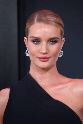 April 8, 2017 - New York, New York, U.S. - ROSIE HUNTINGTON WHITELEY attends the World Premiere of The Fate of the Furious .Radio City Music Hall, NYC.April 8, 2017.Photos by , Photos Inc. New York U.S. - ZUMAms4_ 20170408_zaf_ms4_024 Copyright: xSoniaxMoskowitzx