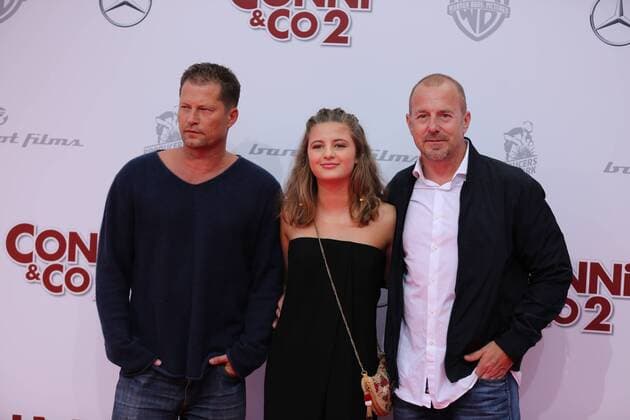 Berlin: World premiere of the film Conni & Co2 Actress Emma Schweiger, Actor Til Schweiger and Actor Heino Ferch on the red carpet to the world premiere of the Kinofilms Conni & Co 2 - The secret of the T-Rex in Berlin in the Sony centre on the Potsdam place in Berlin.  SimonexKuhlmey